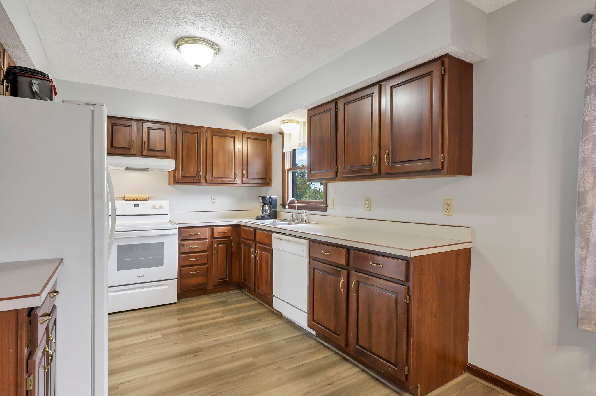 7176 Darby Road Circleville, OH 43113 - Photo 12 of 45 Kitchen