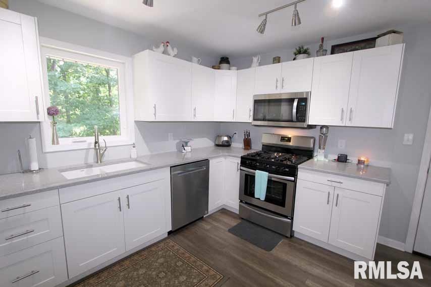 5611 West Fairview Road Peoria, IL 61607 - Photo 11 of 35