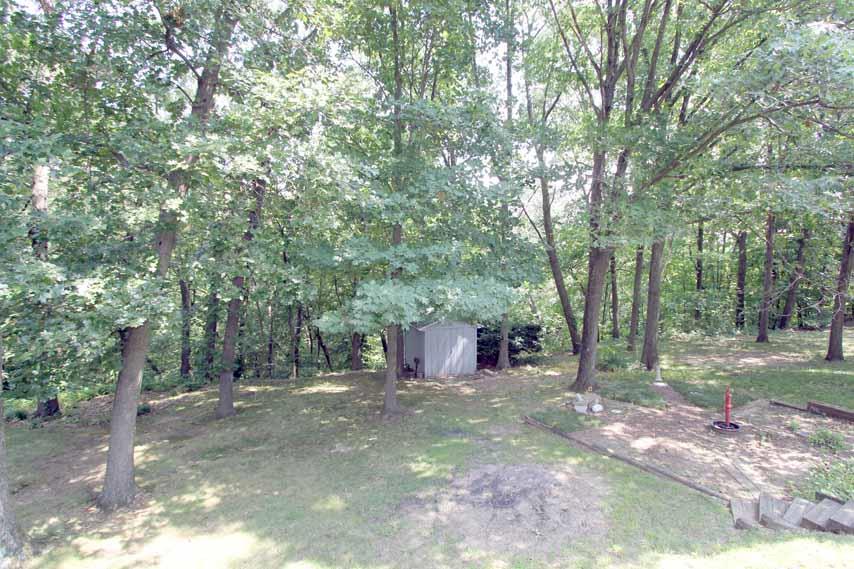 5611 West Fairview Road Peoria, IL 61607 - Photo 17 of 35