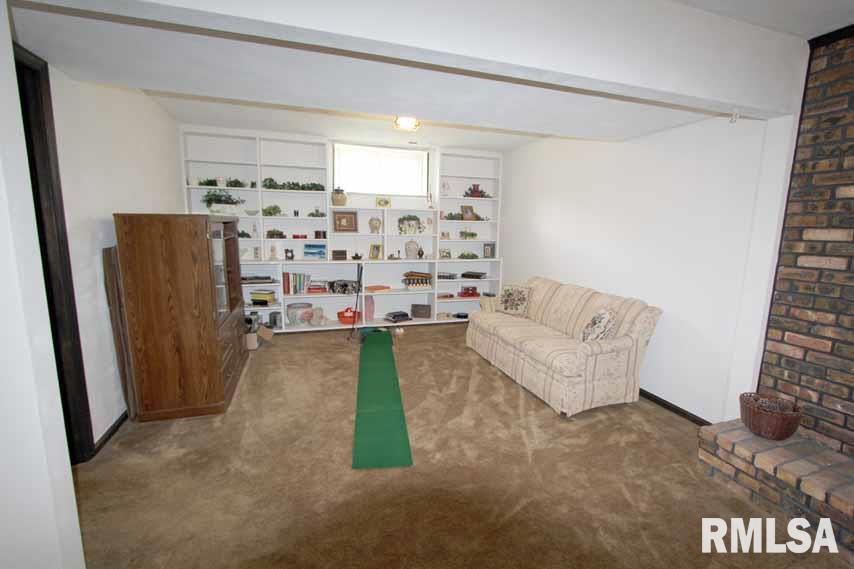 5611 West Fairview Road Peoria, IL 61607 - Photo 20 of 35