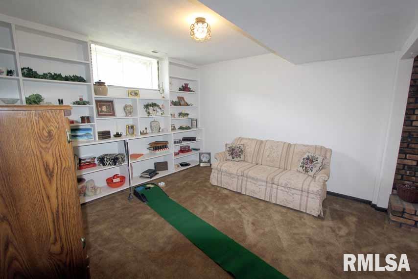 5611 West Fairview Road Peoria, IL 61607 - Photo 24 of 35