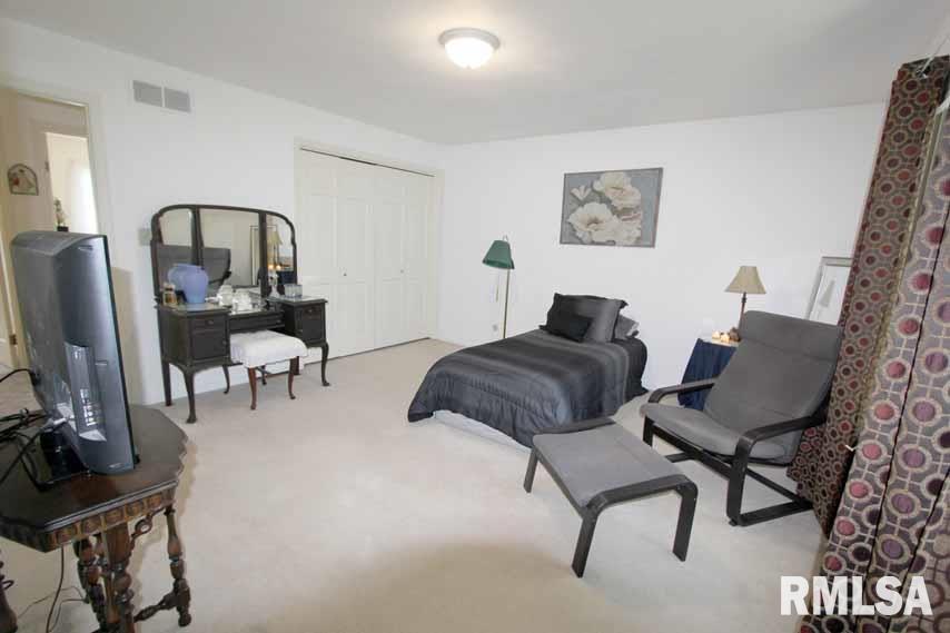 5611 West Fairview Road Peoria, IL 61607 - Photo 31 of 35