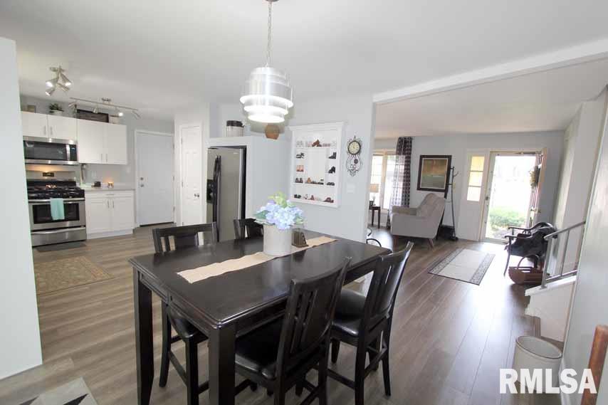5611 West Fairview Road Peoria, IL 61607 - Photo 8 of 35