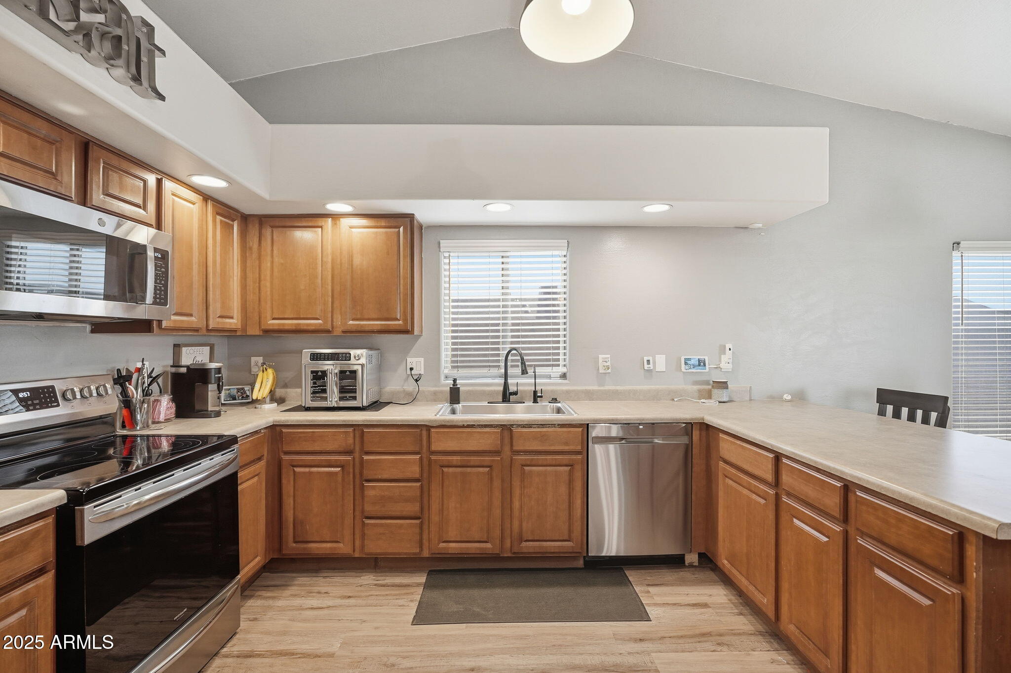 15200 South Redondo Road Arizona City, AZ 85123 - Photo 11 of 36 Stainless Steel Appliances