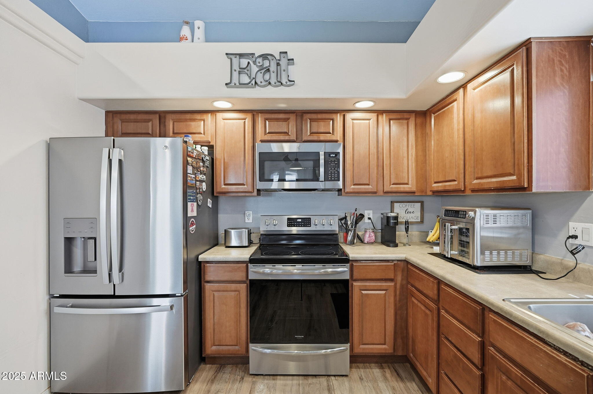 15200 South Redondo Road Arizona City, AZ 85123 - Photo 12 of 36 Ample Cabinetry