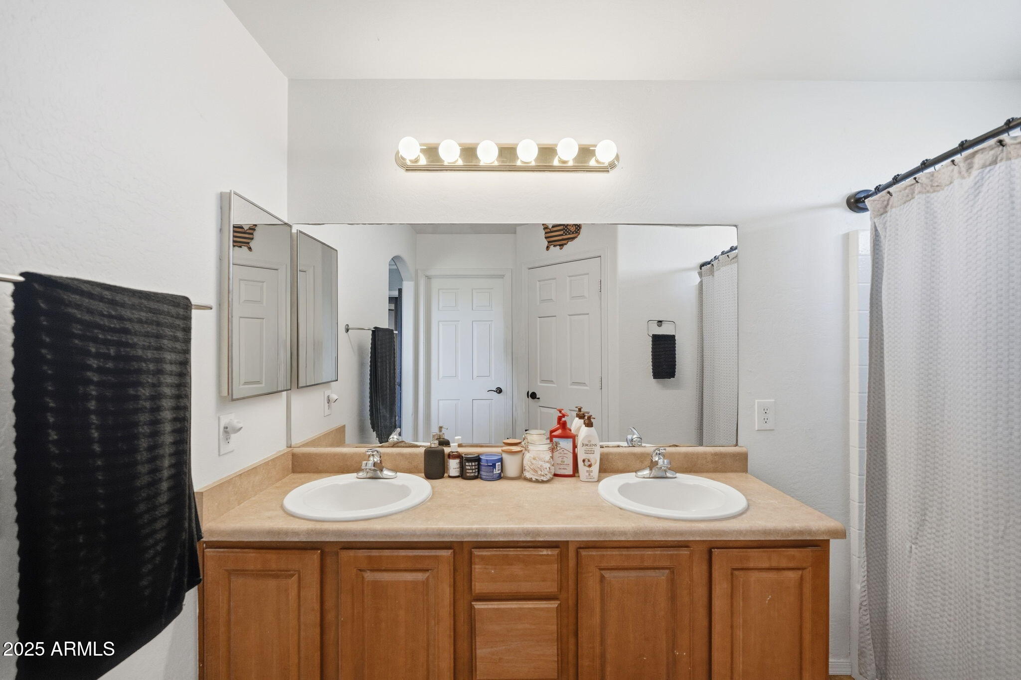 15200 South Redondo Road Arizona City, AZ 85123 - Photo 21 of 36 Primary Bathroom