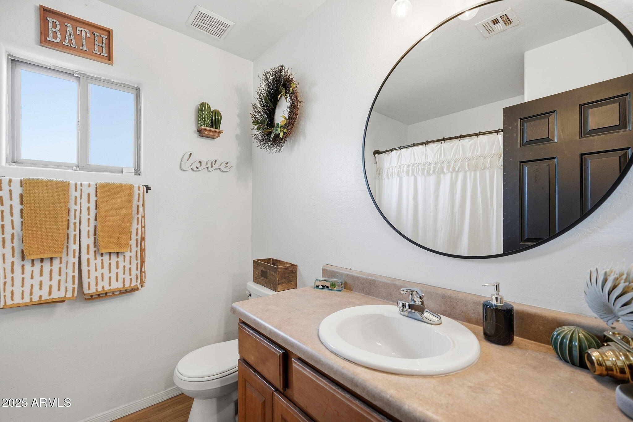 15200 South Redondo Road Arizona City, AZ 85123 - Photo 25 of 36 Hall Bathroom