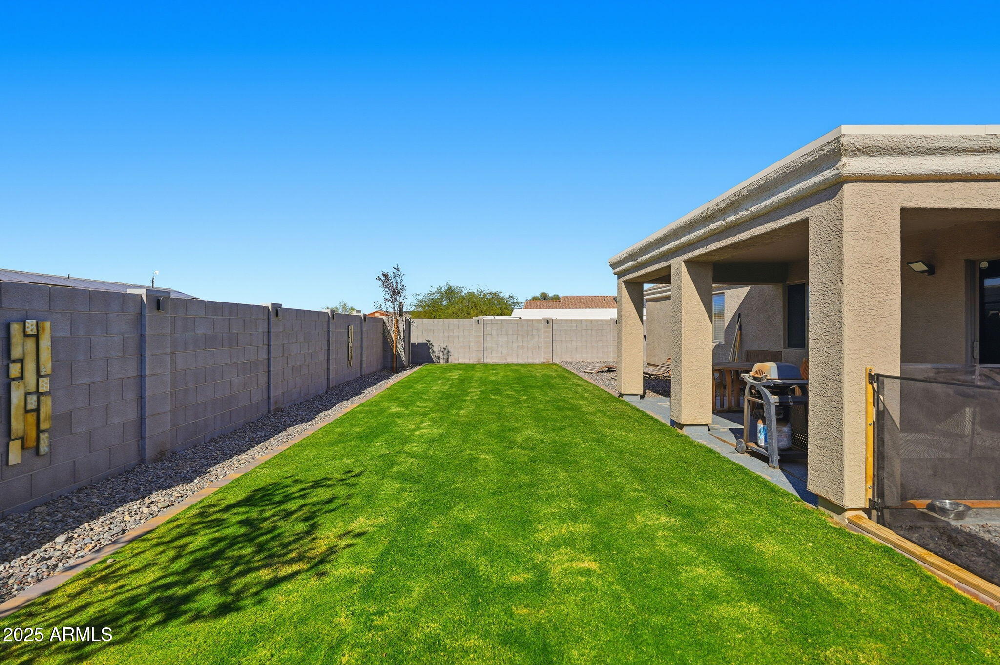 15200 South Redondo Road Arizona City, AZ 85123 - Photo 35 of 36 Beautifully Landscaped Backyard