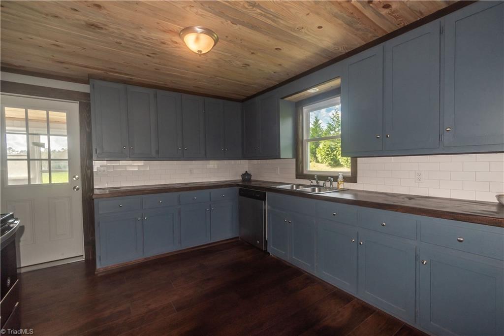 5156 Westfield Road Mount Airy, NC 27030 - Photo 9 of 21 Lots of cabinet space in Kitchen