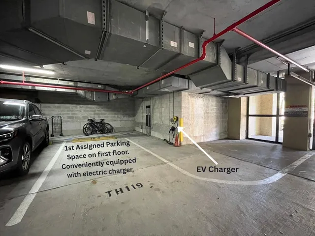 a view of a parking area