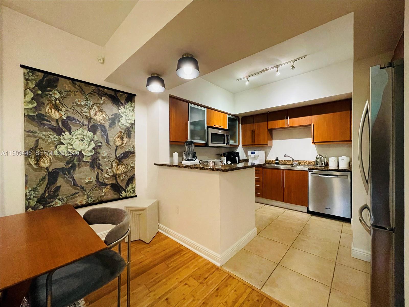 888 Douglas Road, Unit 119 Coral Gables, FL 33134 - Photo 9 of 36