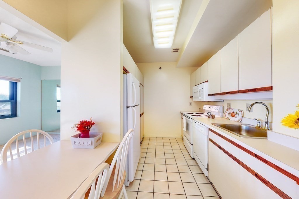 1 Seal Harbor Road, Unit 101 Winthrop, MA 02152 - Photo 4 of 22 Gallery Image 4
