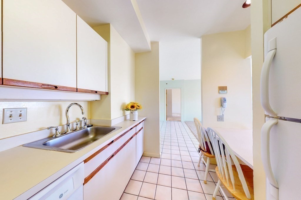 1 Seal Harbor Road, Unit 101 Winthrop, MA 02152 - Photo 6 of 22 Gallery Image 6