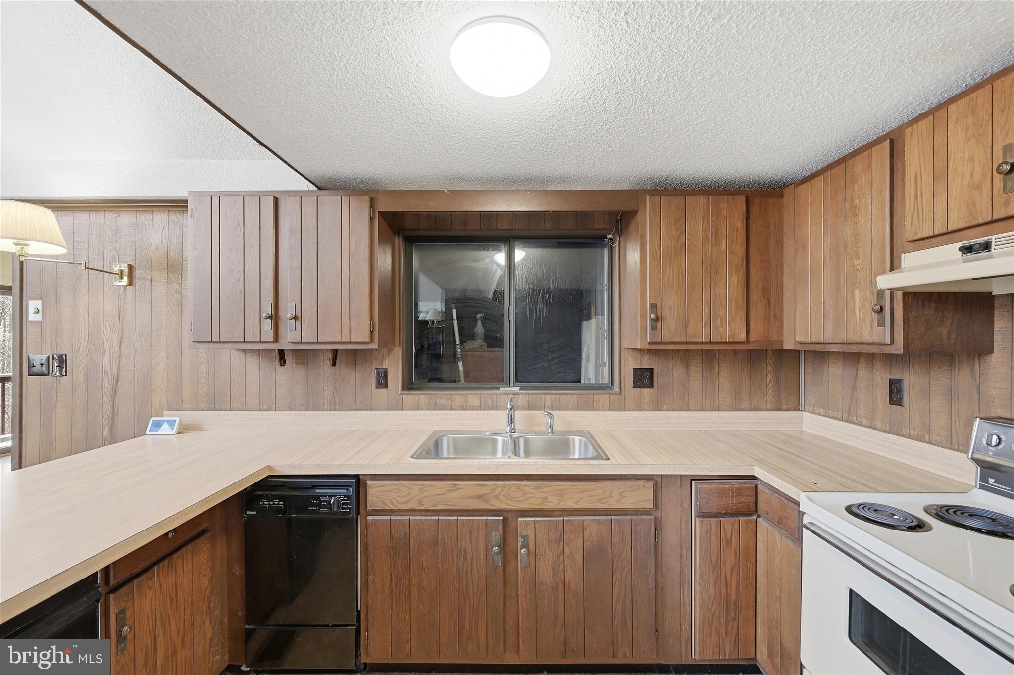 313 Mild Winter Road Hedgesville, WV 25427 - Photo 21 of 56 Kitchen