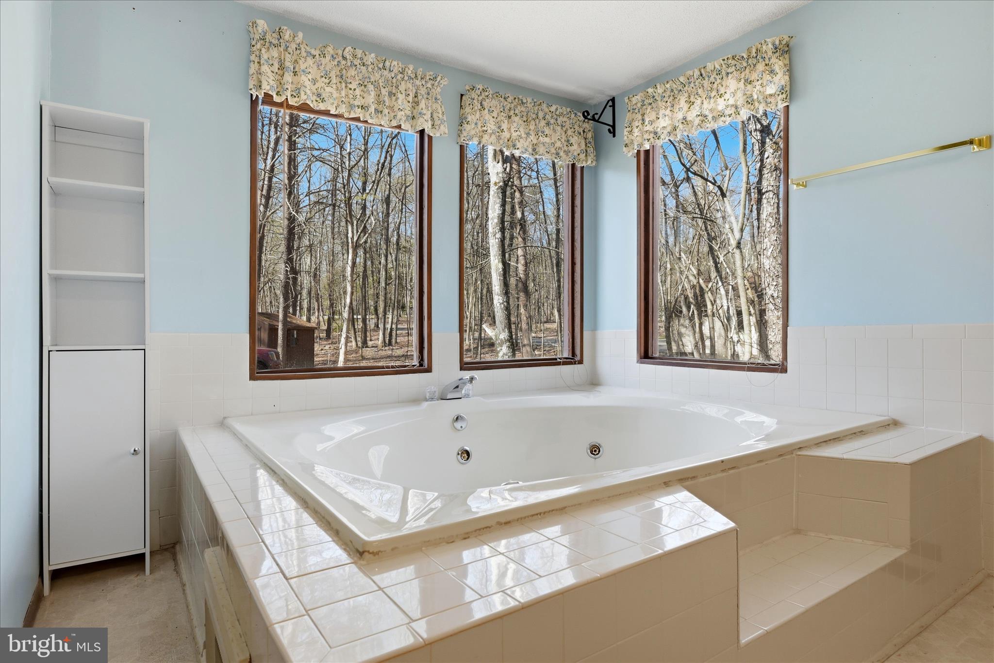 313 Mild Winter Road Hedgesville, WV 25427 - Photo 32 of 56 Bathroom