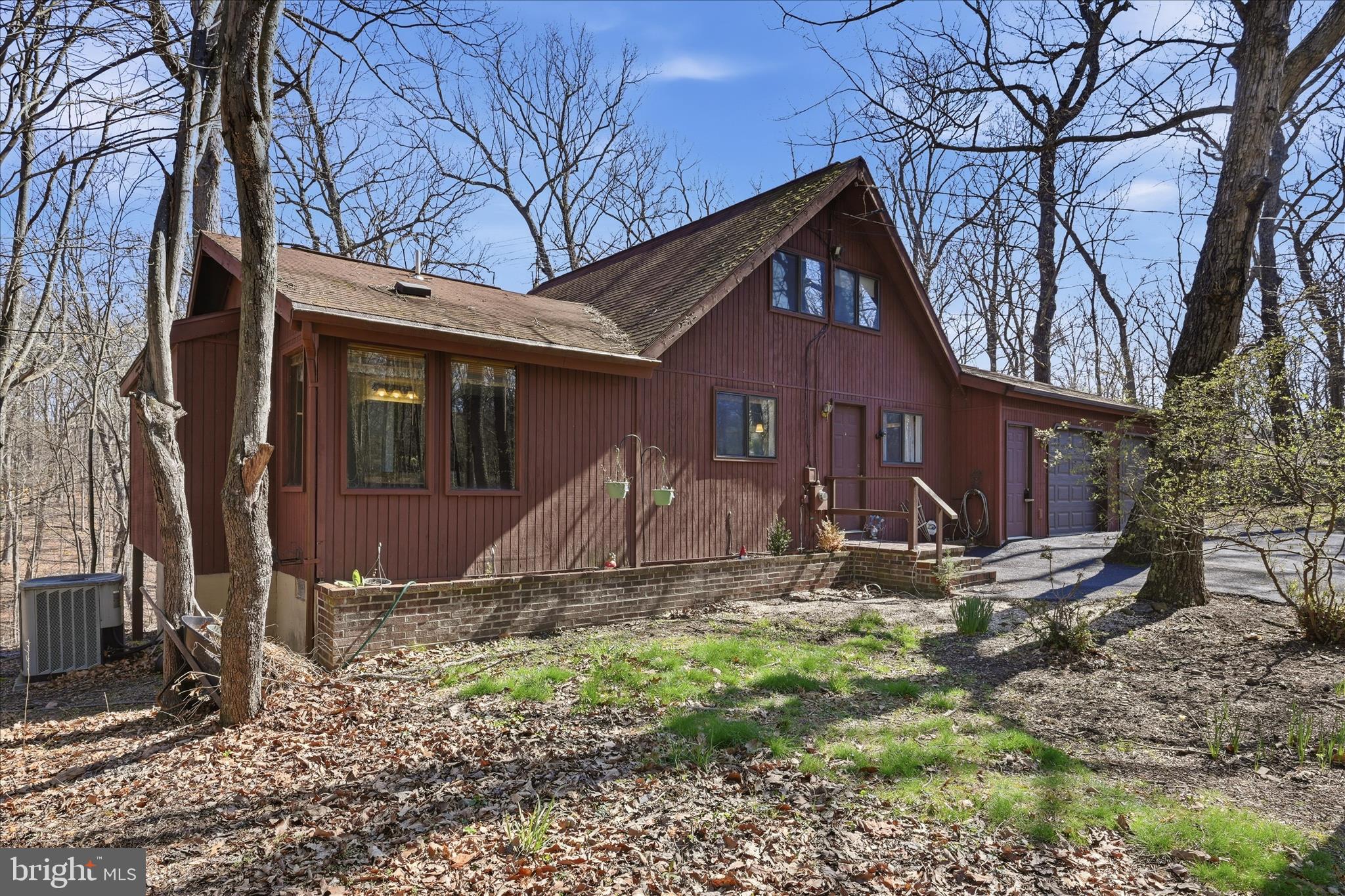 313 Mild Winter Road Hedgesville, WV 25427 - Photo 5 of 56 Front Exterior