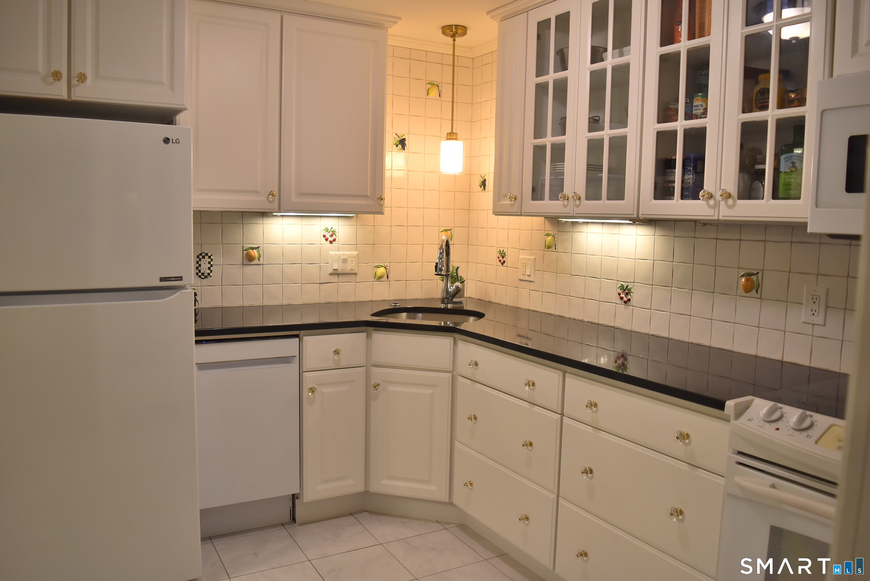 150 Black Point Road East Lyme, CT 06357 - Photo 9 of 19