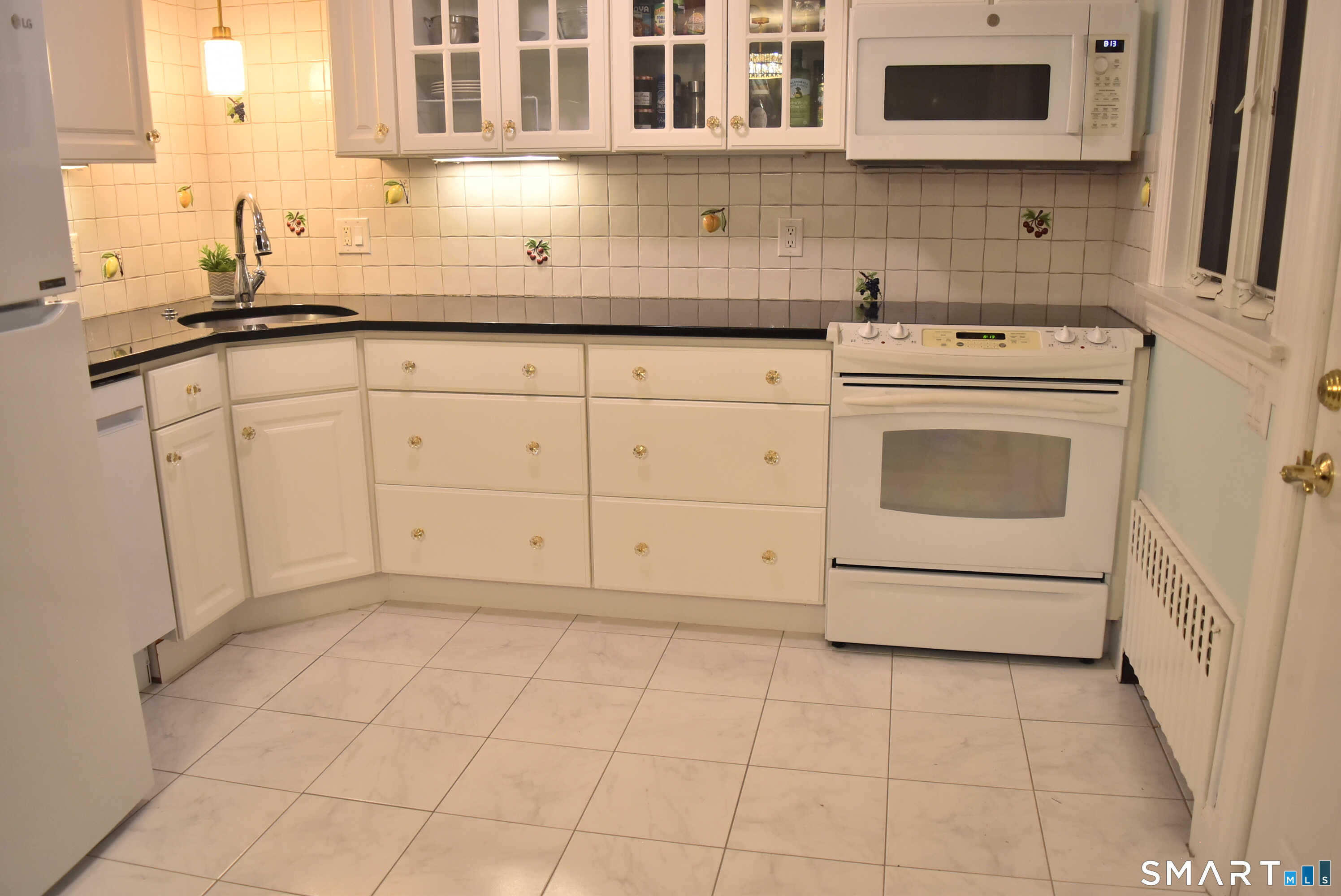 150 Black Point Road East Lyme, CT 06357 - Photo 10 of 19