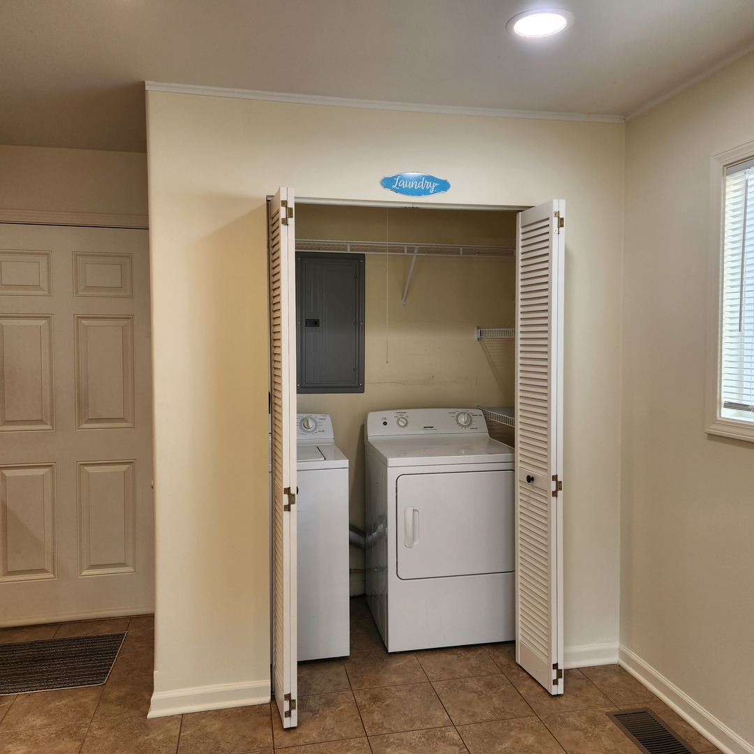 208 Albert Terrace Wheeling, IL 60090 - Photo 13 of 15 a utility room with dryer and washer