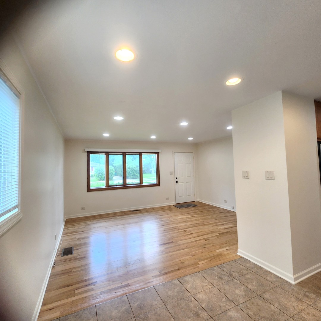 208 Albert Terrace Wheeling, IL 60090 - Photo 2 of 15 a view of empty room