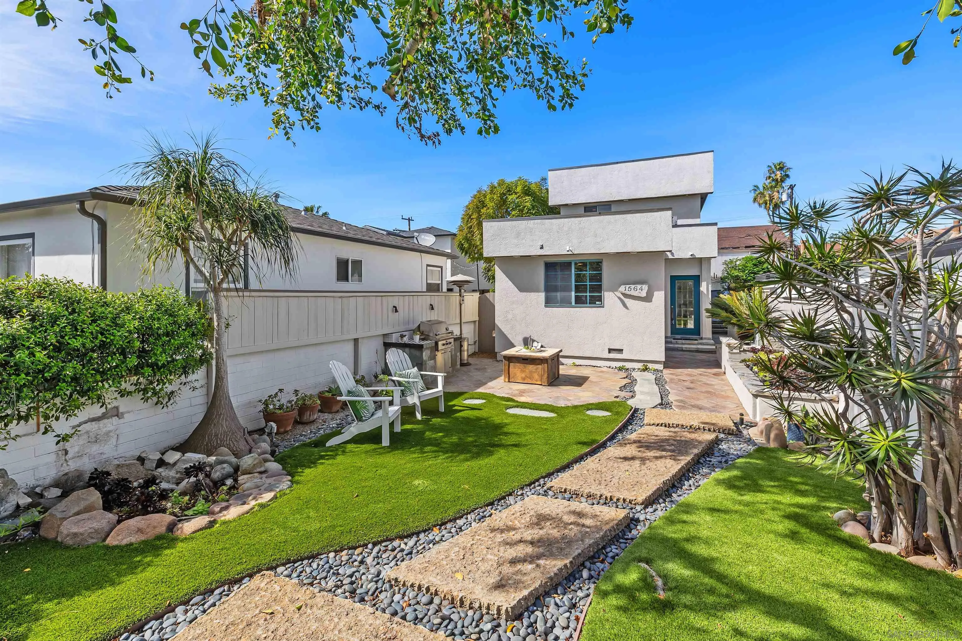 1564 Reed Avenue San Diego, CA 92109 - Photo 6 of 39 Gated Coastal Retreat Offering Privacy, Charm & Prime Beach Location