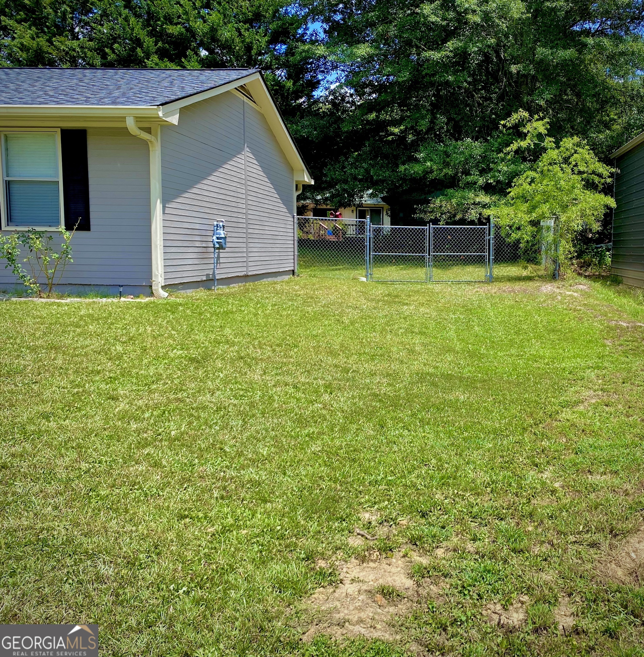 253 Stancil Drive Toccoa, GA 30577 - Photo 5 of 26 a view of a house with a backyard