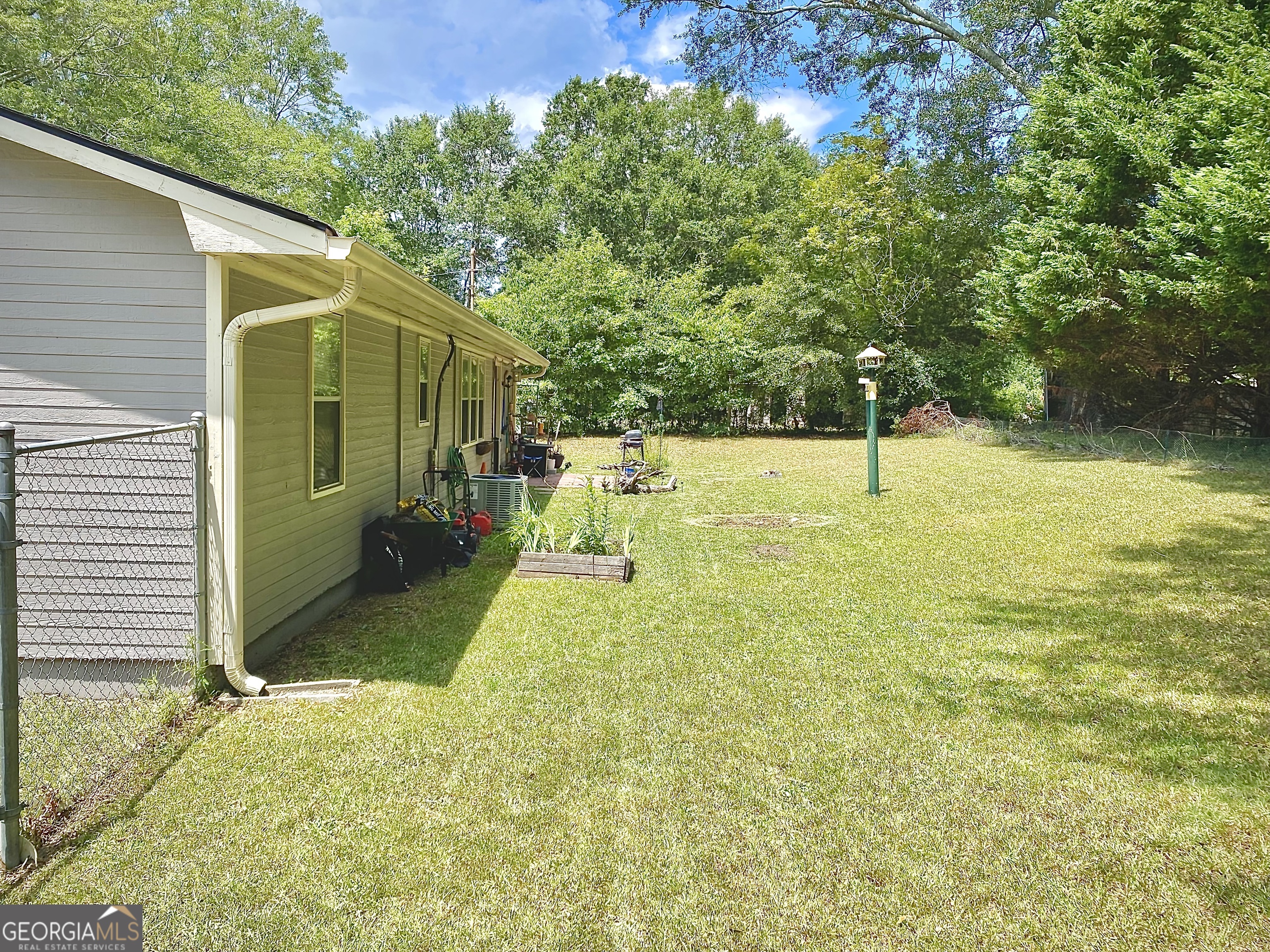 253 Stancil Drive Toccoa, GA 30577 - Photo 6 of 26 a view of a backyard