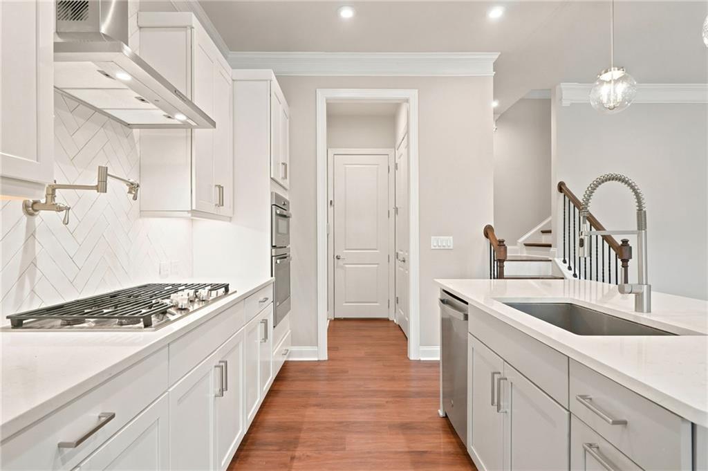 2070 Abbey Road Roswell, GA 30076 - Photo 10 of 65