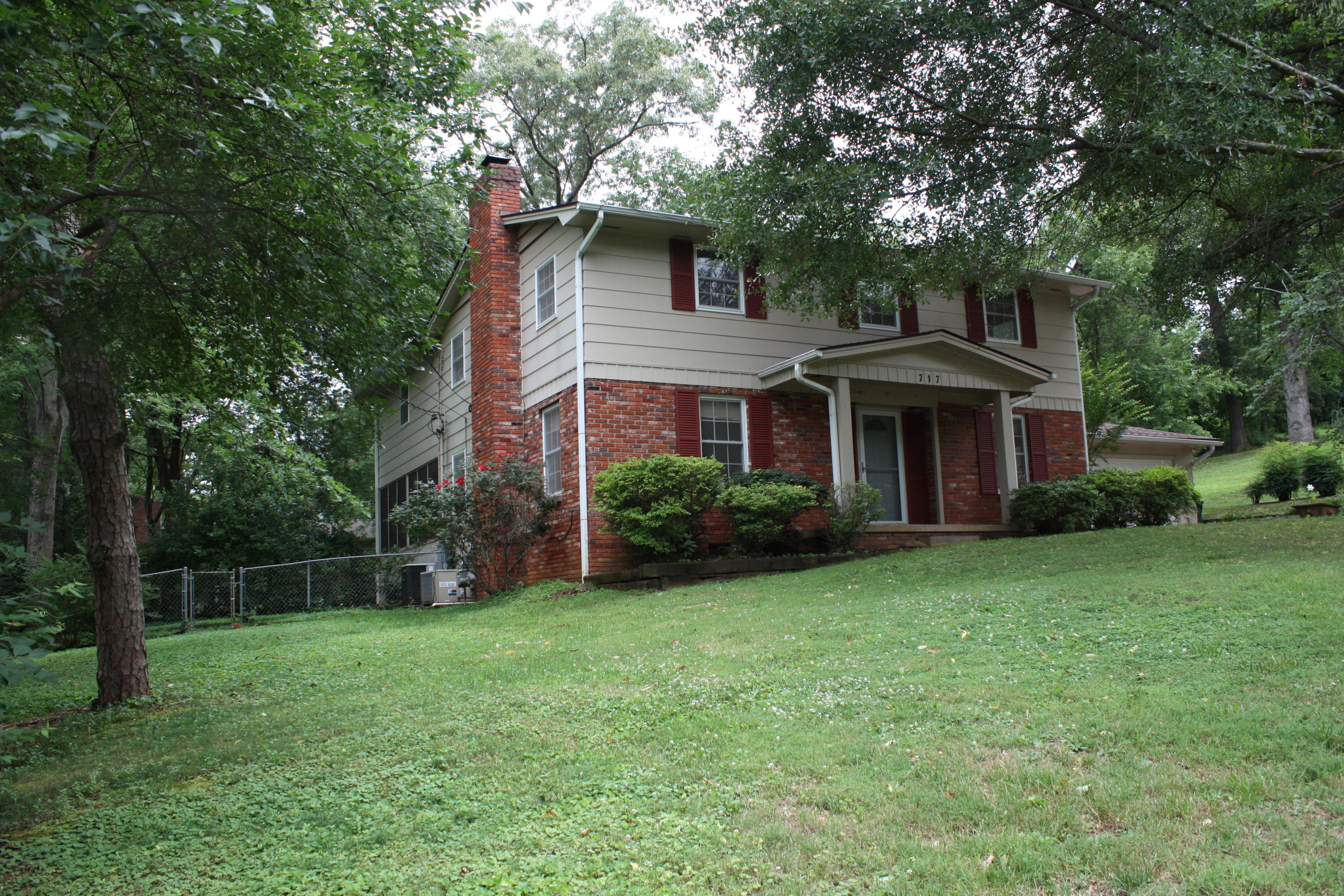 717 Cessna Road Knoxville, TN 37919 - Photo 3 of 18 IMG_0002