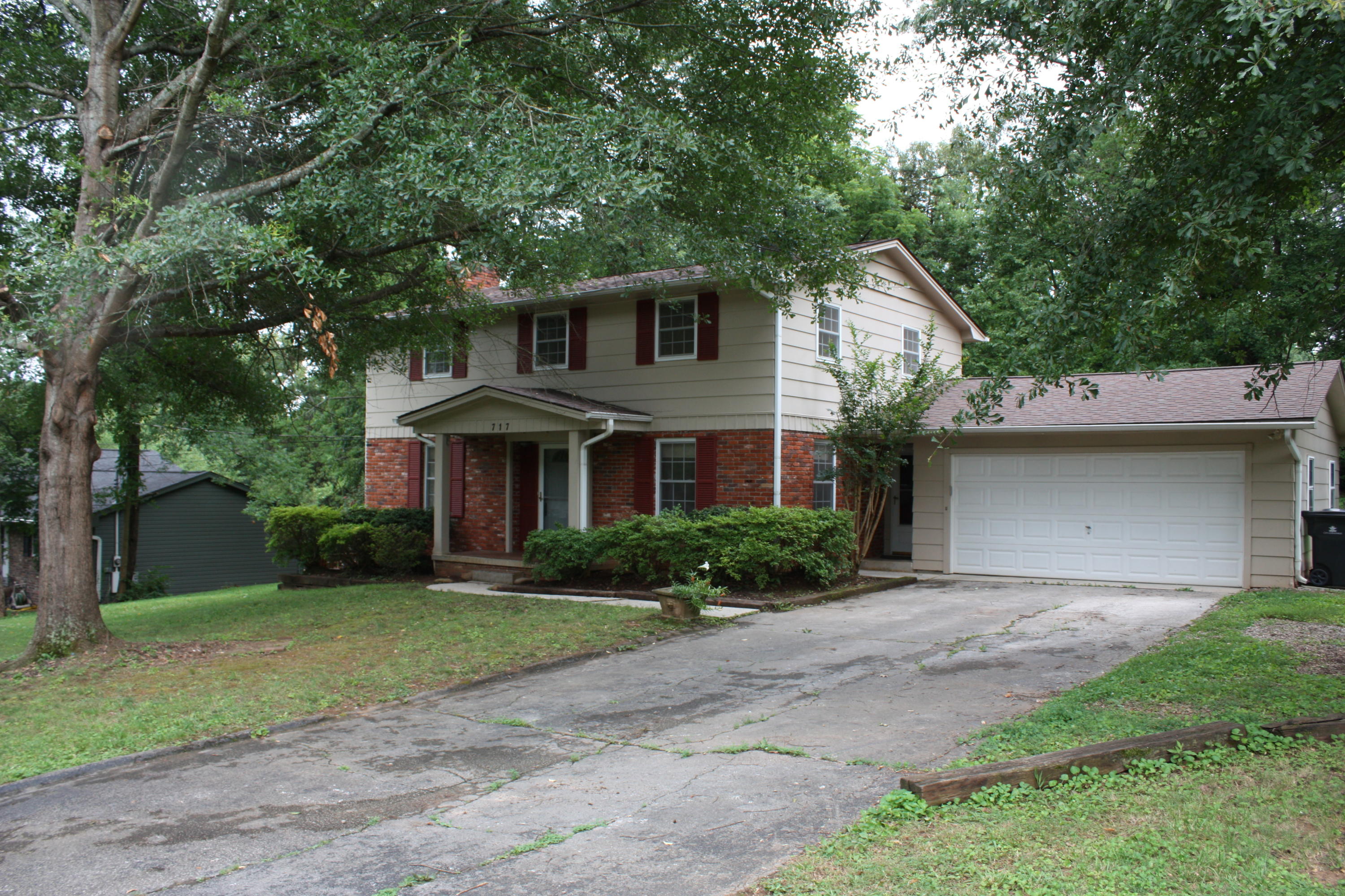 717 Cessna Road Knoxville, TN 37919 - Photo 4 of 18 IMG_0004