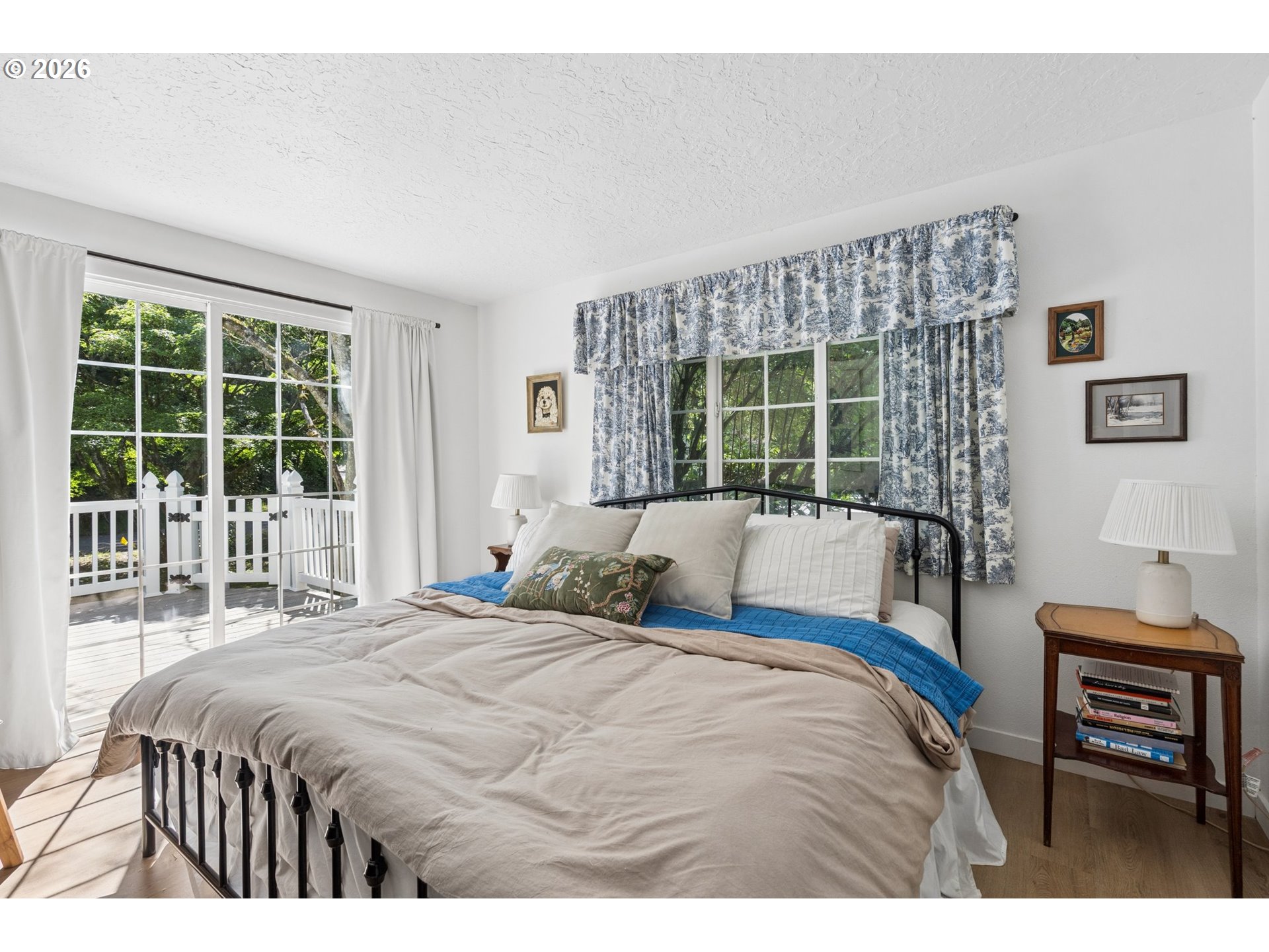 10835 Southwest 39th Avenue Portland, OR 97219 - Photo 18 of 43