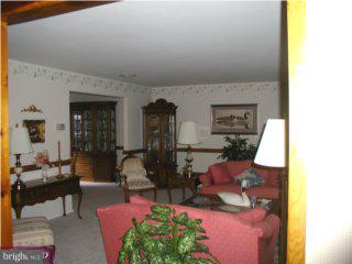 534 Parmentier Road Warminster, PA 18974 - Photo 5 of 6