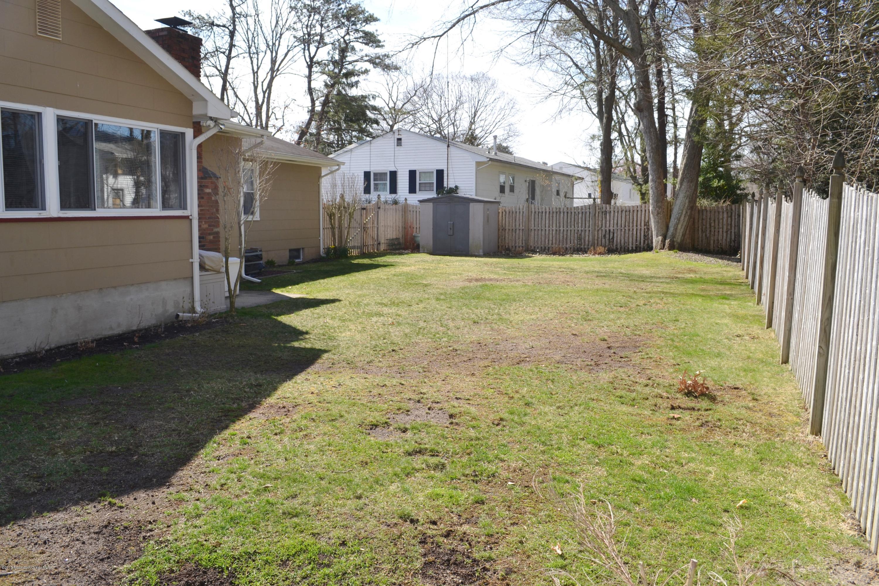 116 Jordan Road Brick, NJ 08724 - Photo 31 of 32 a front view of a house with a yard