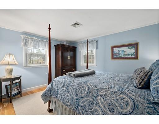 97 Locust Lane Needham, MA 02492 - Photo 12 of 23 Gallery Image 12