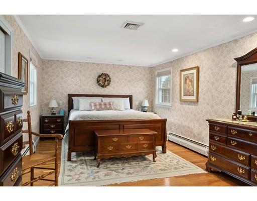 97 Locust Lane Needham, MA 02492 - Photo 10 of 23 Gallery Image 10