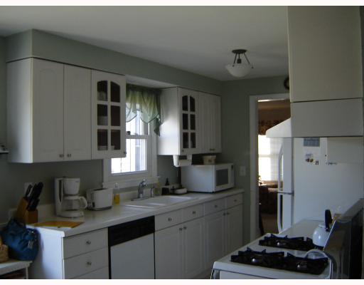 285 Abbott Run Valley Road Cumberland, RI 02864 - Photo 10 of 12 Kitchen.