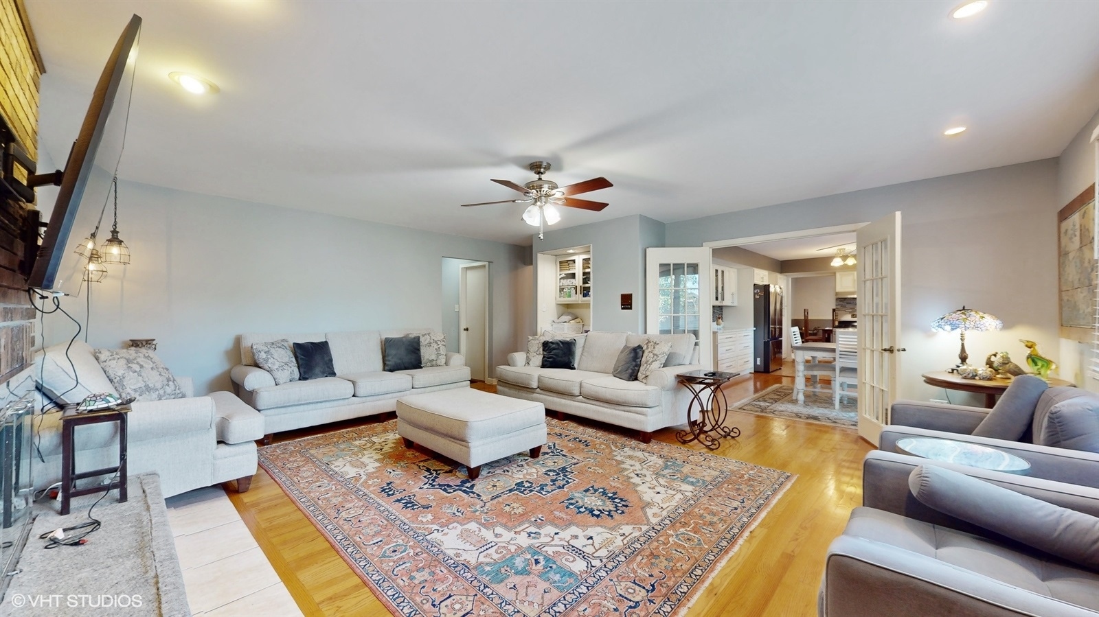 14467 Creekview Drive Orland Park, IL 60467 - Photo 4 of 51 a living room with furniture and a rug