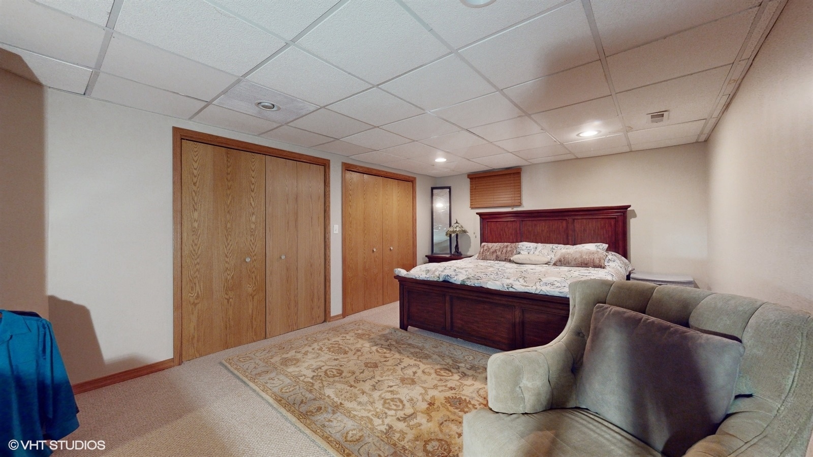 14467 Creekview Drive Orland Park, IL 60467 - Photo 42 of 51 a bedroom with a large bed and a dresser