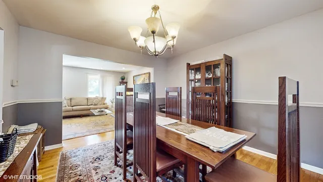 a view of a livingroom with furniture