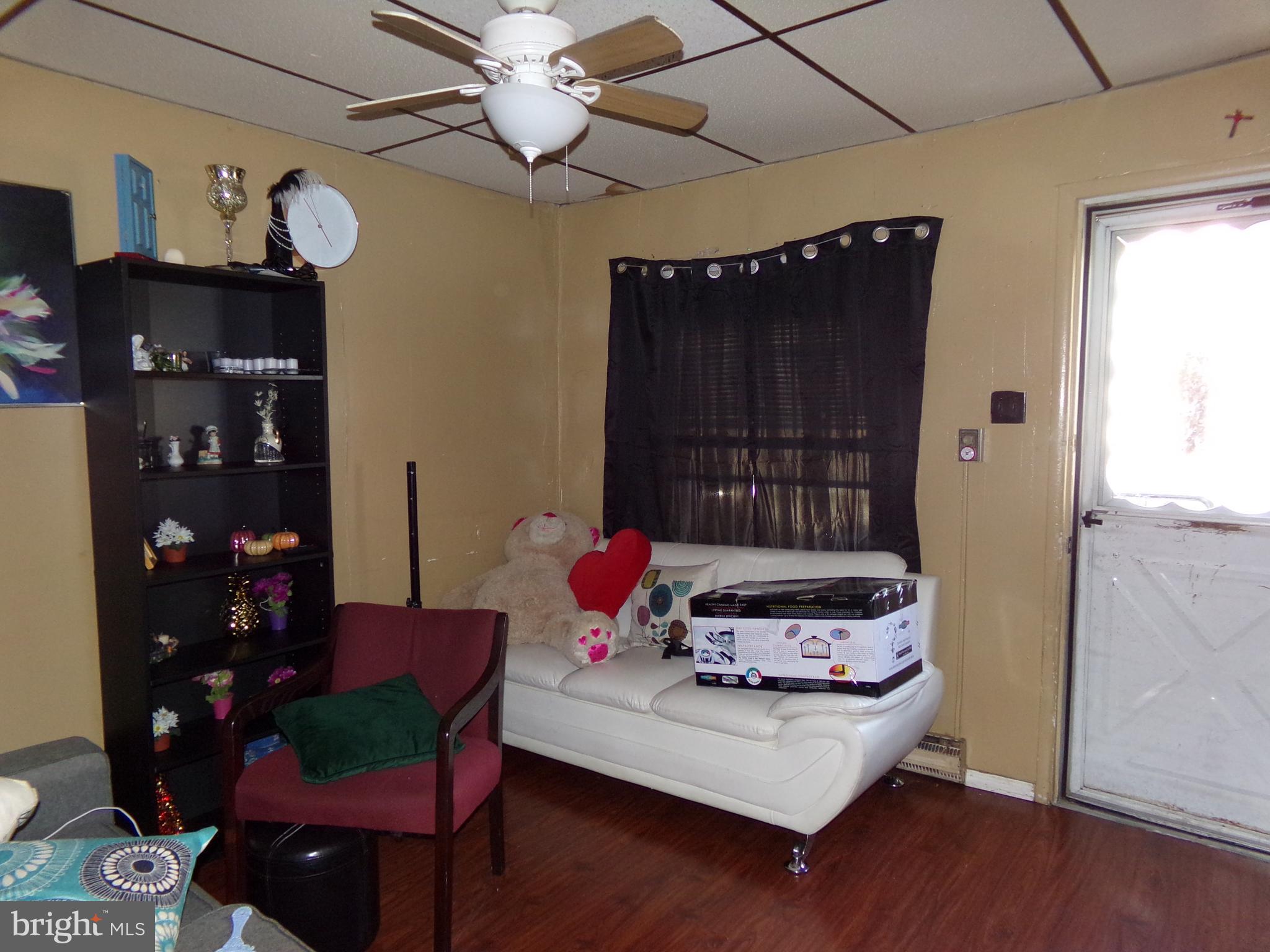 1010 Locust Street Reading, PA 19604 - Photo 5 of 13 Gallery Image 5