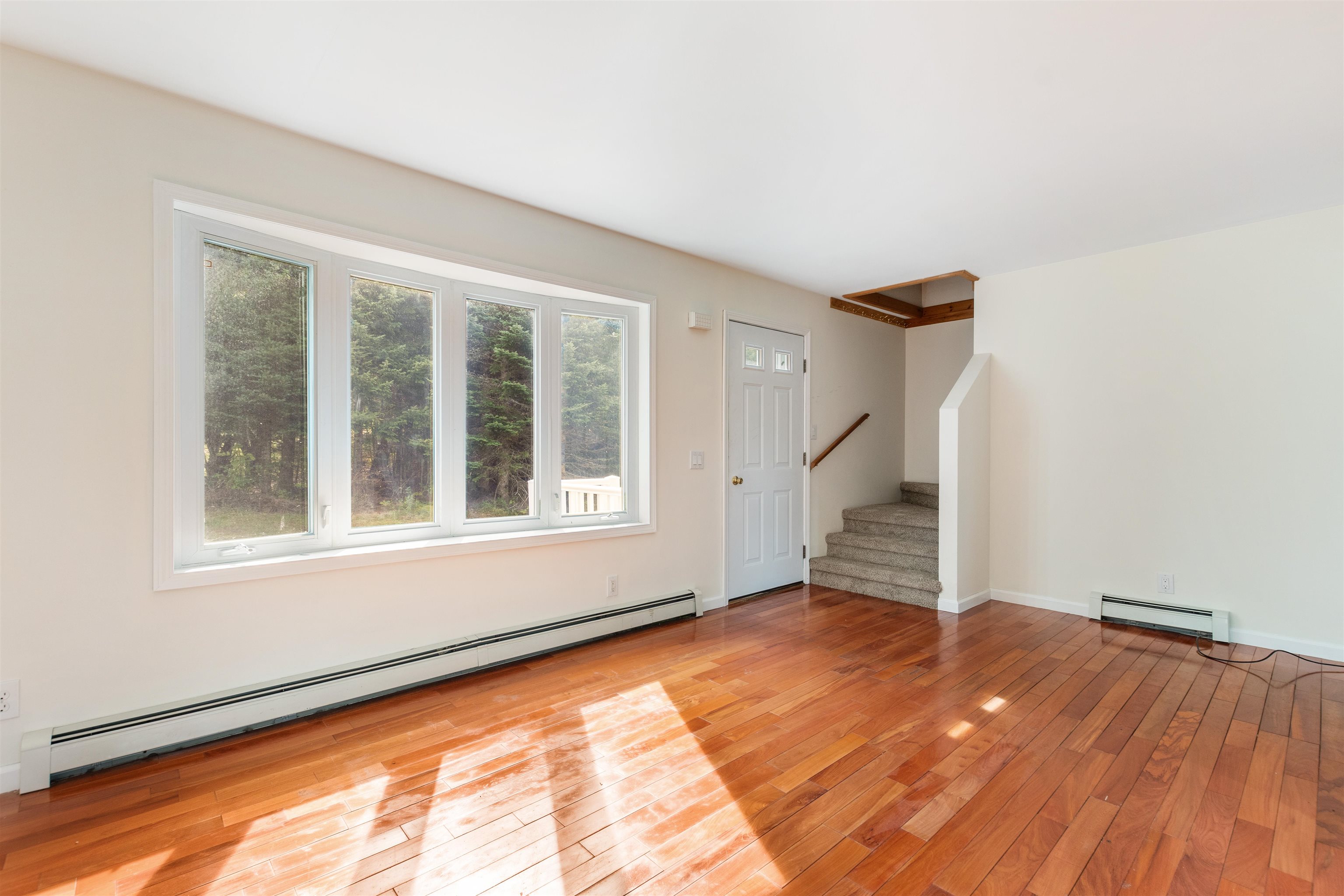 34 Rockwood Avenue Jefferson, NH 03583 - Photo 3 of 38