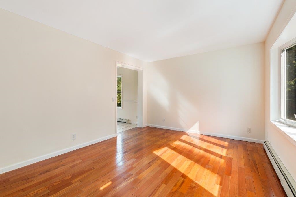 34 Rockwood Avenue Jefferson, NH 03583 - Photo 5 of 38