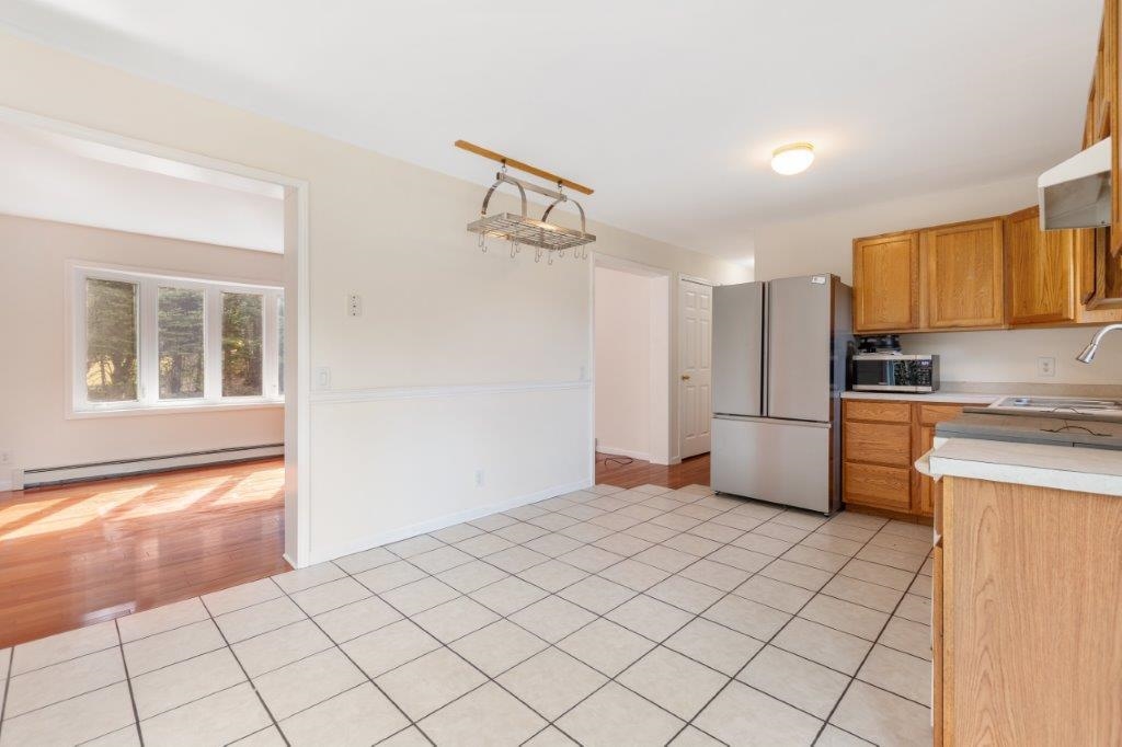 34 Rockwood Avenue Jefferson, NH 03583 - Photo 7 of 38