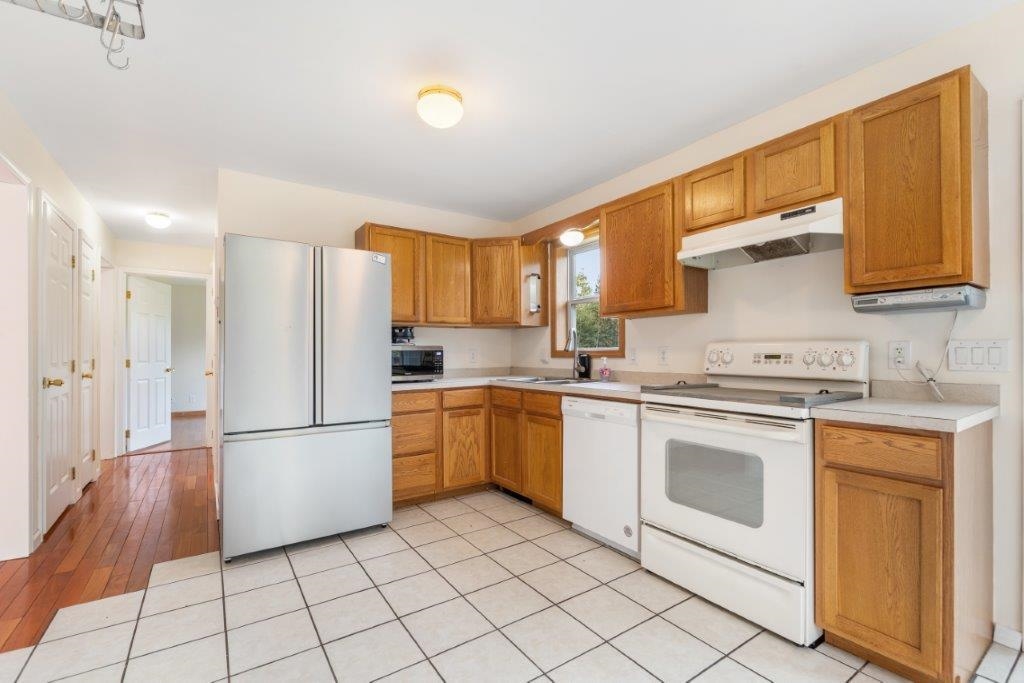 34 Rockwood Avenue Jefferson, NH 03583 - Photo 8 of 38