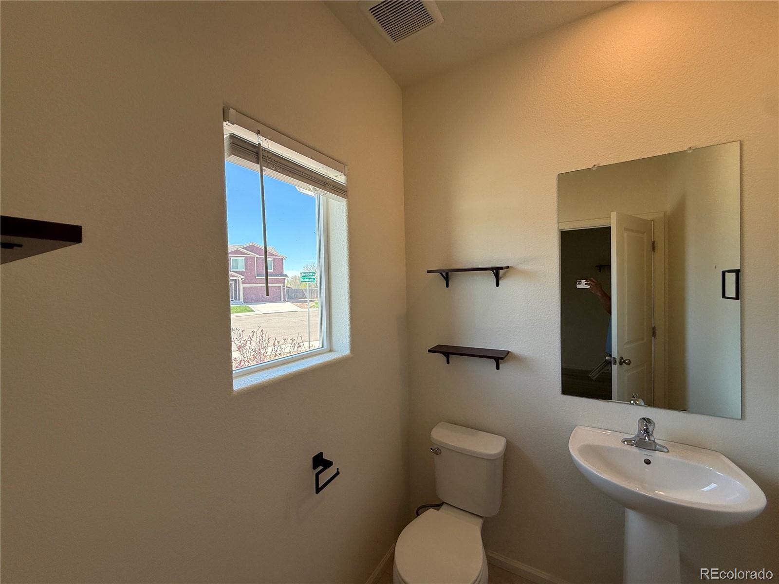 9724 Borderpine Way Colorado Springs, CO 80925 - Photo 8 of 18