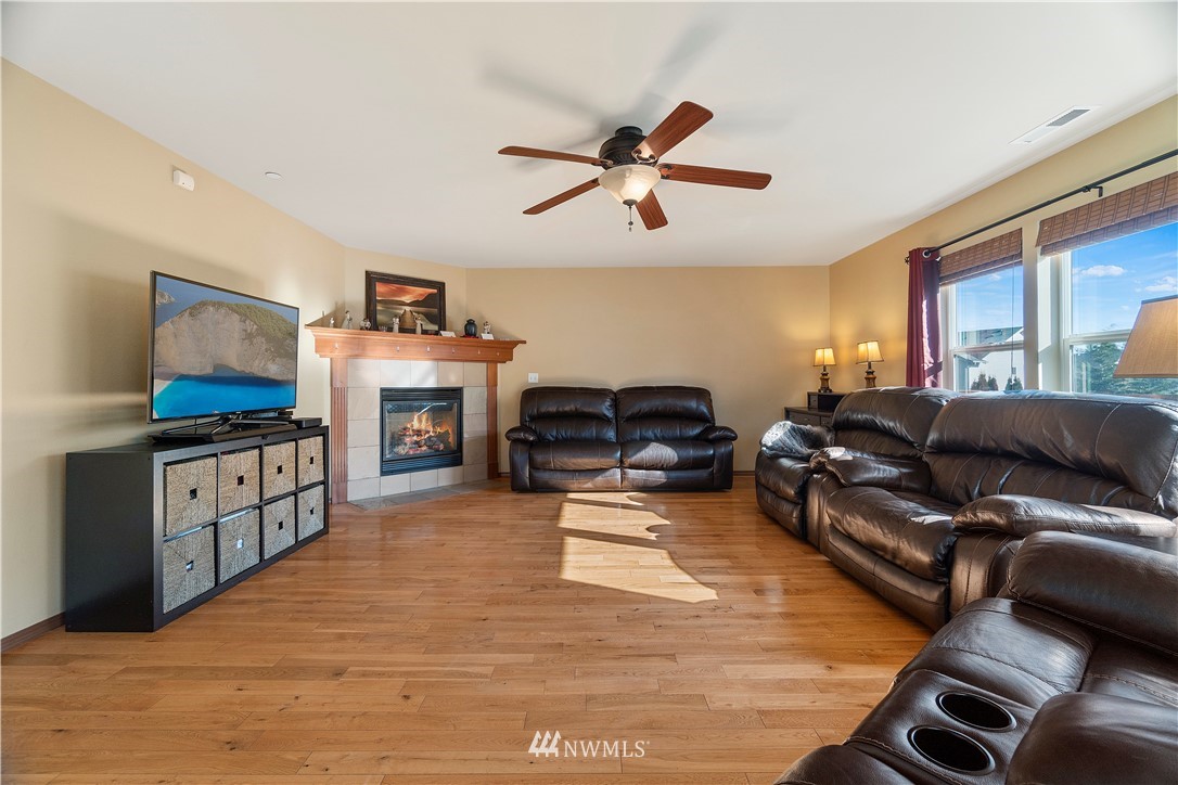 1351 Foreman Road DuPont, WA 98327 - Photo 14 of 40
