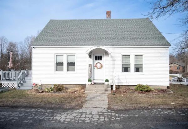 $310,000 | 237 Pleasant Street, Claremont, NH 03743