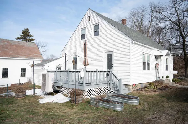 $310,000 | 237 Pleasant Street, Claremont, NH 03743