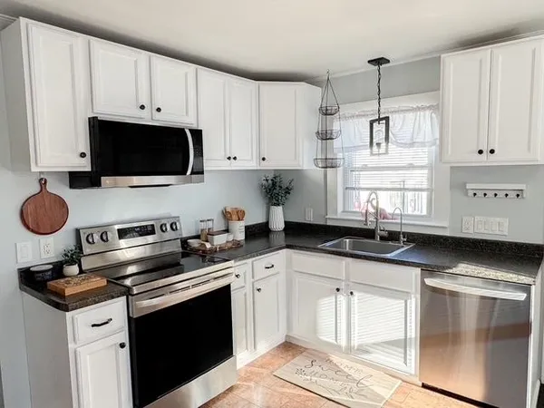 $310,000 | 237 Pleasant Street, Claremont, NH 03743