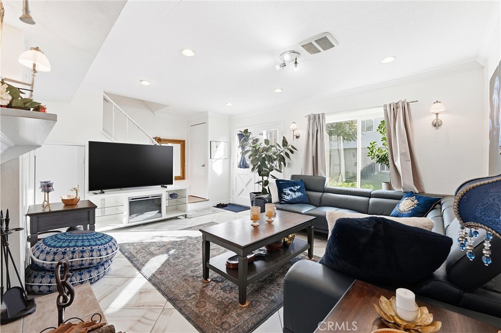 11908 Fallingleaf Circle Garden Grove, CA 92840 - Photo 4 of 30